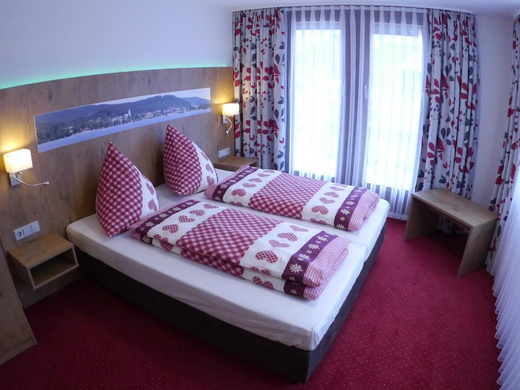 Gaestehaus Cafe Heck Titisee الغرفة الصورة